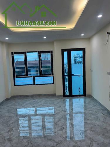 Bán nhà Bát Khối - Long Biên. Lô Góc - Thang Máy - Ô tô 7 chỗ. 30m x 6T. Lh 0965858116 - 3