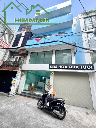 BÁN TÒA NHÀ 8 TẦNG - MẶT TIỀN XE HƠI ĐẬU NGÀY ĐÊM Đ. TRẦN HƯNG ĐẠO, QUẬN 1