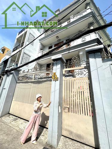 CHÍNH CHỦ BÁN BIỆT THỰ NGANG LỚN 9,5M*15M XE HƠI NGỦ TRONG NHÀ - ĐƯỜNG TRẦN ĐÌNH XU, QUẬN