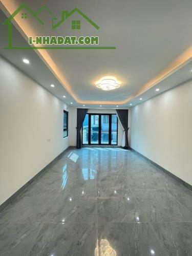 NHÀ ĐẸP DÂN XÂY PHỐ TRẠM - 3 THOÁNG - 07 TẦNG GARA Ô TÔ - THANG MÁY - NGÕ THÔNG - CỰC HIẾM - 4