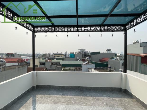 NHÀ ĐẸP DÂN XÂY PHỐ TRẠM - 3 THOÁNG - 07 TẦNG GARA Ô TÔ - THANG MÁY - NGÕ THÔNG - CỰC HIẾM - 5