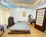 CẦN BÁN GẤP NHÀ GỐC ĐỀ 39m2 mặt tiền SH đỗ thoải mái, giá chỉ 4 tỷ 9
