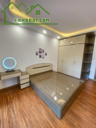 Bán nhà Di Trạch gần phố Nhổn 32M x 5 Tầng, ngõ rộng, ô tô đỗ gần giá 4.2 tỷ - 4