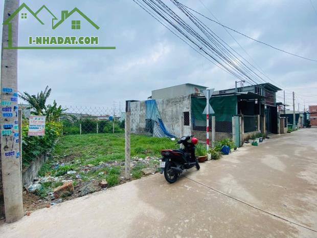 BÁN 2 LÔ ĐẤT SỔ RIÊNG NGAY CHỢ THẠNH PHÚ 180M2