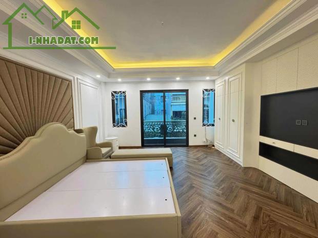 Bán nhà mặt phố Nguyễn Văn Cừ, DT 61m, 7 tầng thang máy, MT 4m, giá 33.5 tỷ. - 2