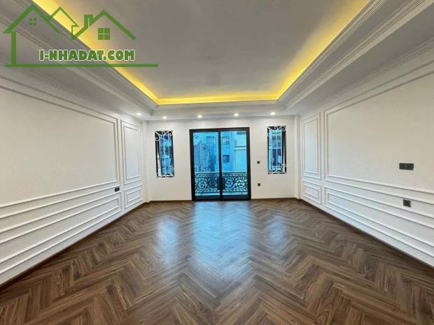 Bán nhà mặt phố Nguyễn Văn Cừ, DT 61m, 7 tầng thang máy, MT 4m, giá 33.5 tỷ. - 3