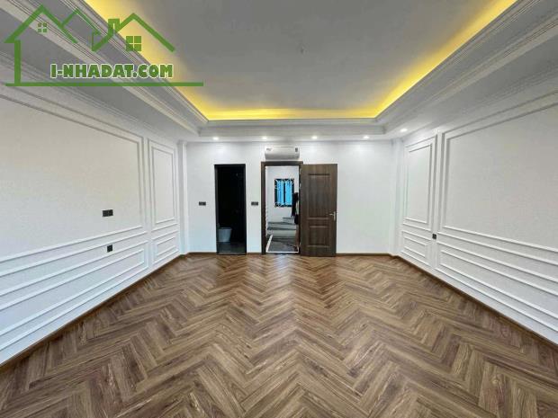 Bán nhà mặt phố Nguyễn Văn Cừ, DT 61m, 7 tầng thang máy, MT 4m, giá 33.5 tỷ. - 4