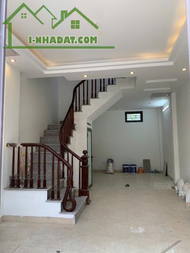 Bán nhà DT 48m2*4T full nội thất. Gần Ql6 - ĐH Thể Dục Thể Thao ô tô đỗ cửa ngõ thông 3m. - 1