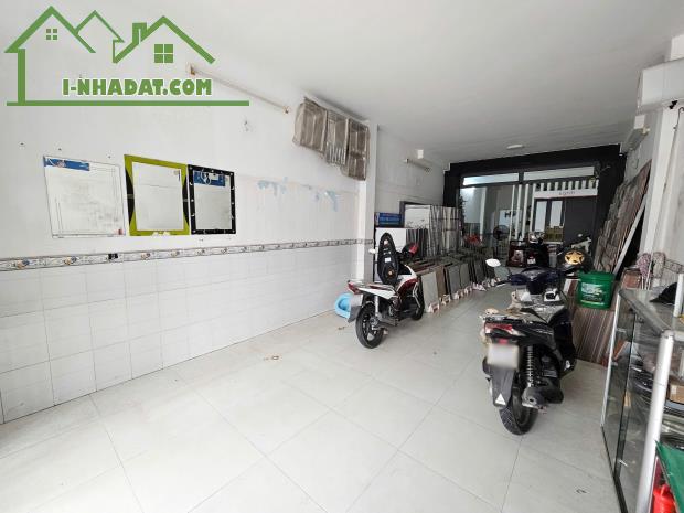 Bán nhà 4 tầng mặt tiền đường QL50, Giá 9.5 Tỷ