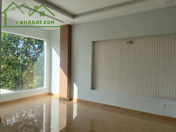 CẦN BÁN NHÀ 1 TRỆT 2 LẦU – ĐƯỜNG NHỰA RỘNG 13M CÓ VỈA HÈ - 2
