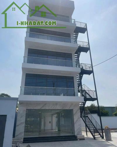Cho Thuê Tòa Nhà 600m² Trung Tâm Thủ Dầu Một Bình Dương — 200 Triệu/Tháng Liên hệ: - 1