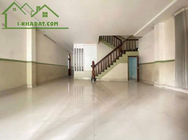Cho Thuê Tòa Nhà 600m² Trung Tâm Thủ Dầu Một Bình Dương — 200 Triệu/Tháng Liên hệ: