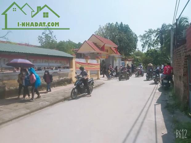 Cần bán lô đất hơn 151 m2 tại cạnh chợ Kim Liên  - TT Kim Thành lô góc phù hợp đầu tư và ở