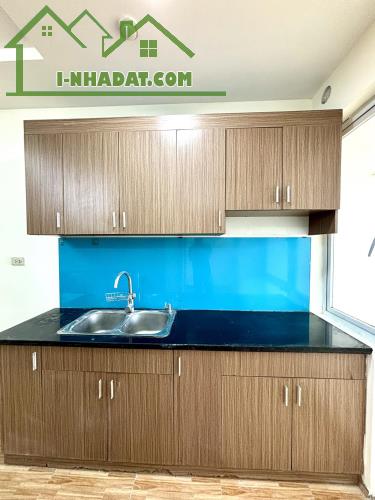 Bán căn hộ Việt Hưng-Long Biên-52m 2n1wc tầng cao-sổ đỏ lâu dài-giá 2.8 tỷ (bao phí) - 2