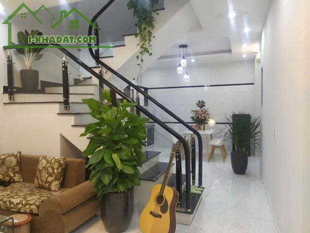 Cho thuê lâu dài nhà full đồ , mới sạch sẽ tại thị trấn An Dương , Hải Phòng . Gia đình ở