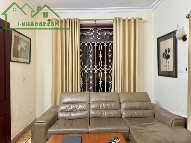 Cho thuê căn hộ khu tập thể 6A Chương Dương, Hoàn Kiếm 80m, 2 ngủ, đủ đồ giá 12tr - 4