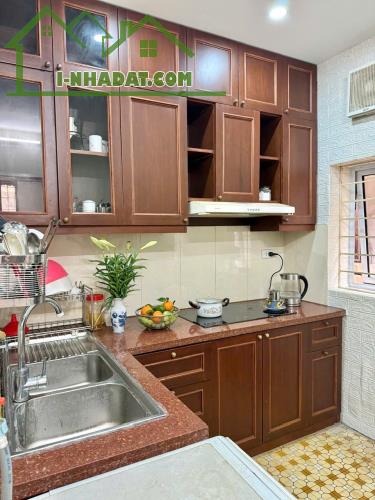 Cho thuê căn hộ khu tập thể 6A Chương Dương, Hoàn Kiếm 80m, 2 ngủ, đủ đồ giá 12tr
