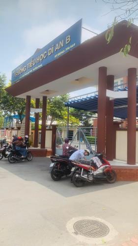 Bán nhà 1 Trệt 1 Lầu trung tâm TP Dĩ An,gần trường THPT Dĩ An,đường xe hơi - 2