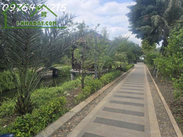 Bán biệt thự sân vườn mặt tiền Long Thuận, Long Phước, Quận 9