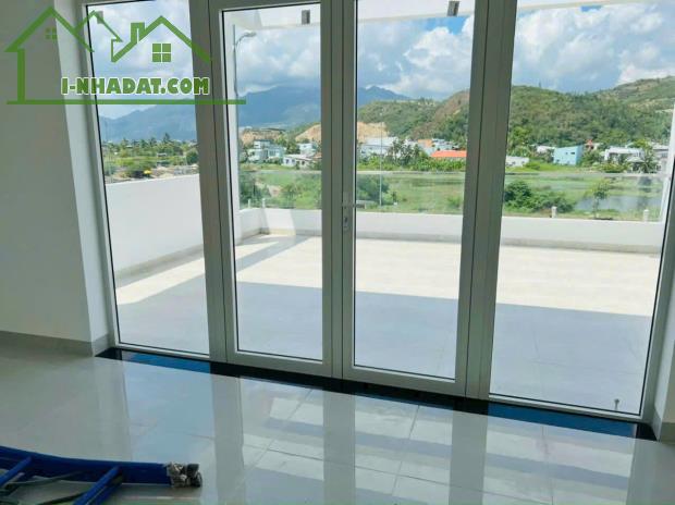 Bán nhà 90,4m2 mặt tiền Võ Nguyên Giáp, Xã Vĩnh Thái - 4