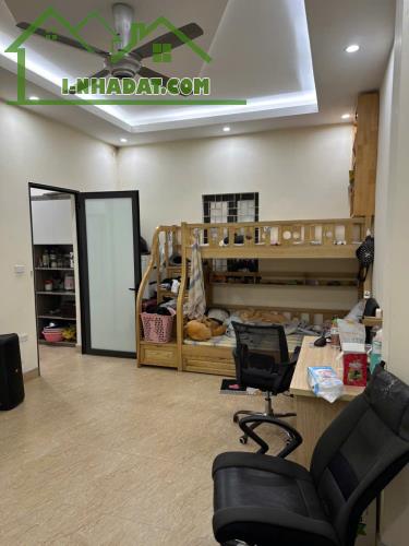 BÁN ĐẤT TẶNG NHÀ THANH NHÀN, NGÕ THOÁNG,XÂY CCMN, 72M2 GIÁ 11.X TỶ - 2