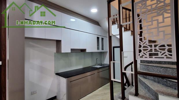 BÁN GẤP NHÀ LÔ GÓC-VIP NHẤT PHÚC LỢI-Ô TÔ TRÁNH-KINH DOANH ĐỈNH - 30M²x5 TẦNG NHỈNH 4 TỶ