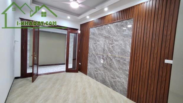 BÁN GẤP NHÀ LÔ GÓC-VIP NHẤT PHÚC LỢI-Ô TÔ TRÁNH-KINH DOANH ĐỈNH - 30M²x5 TẦNG NHỈNH 4 TỶ - 2