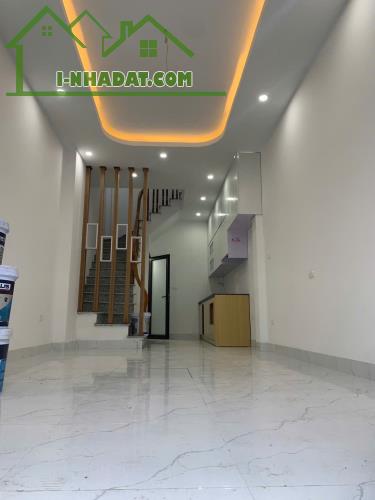 🏡🏡 Chỉ còn 2 căn duy nhất ngay gần ngã 3 trường Tiểu Học Phụng Châu - giá 2.5 tỷ ngõ oto - 1