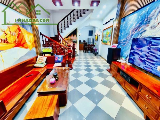 SIÊU PHẨM NHÀ DÂN XÂY - 50M ĐƯỜNG Ô TÔ - TRƯỚC NHÀ XE BA GÁC - HÀNG XÓM BẾN XE MỸ ĐÌNH - - 2