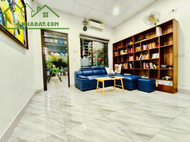SIÊU PHẨM NHÀ DÂN XÂY - 50M ĐƯỜNG Ô TÔ - TRƯỚC NHÀ XE BA GÁC - HÀNG XÓM BẾN XE MỸ ĐÌNH - - 4
