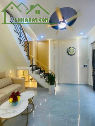 --Bán đất phường 9, HXH đường Âu Cơ quận Tân Bình; 39m2 - nhỉnh 6 tỷ