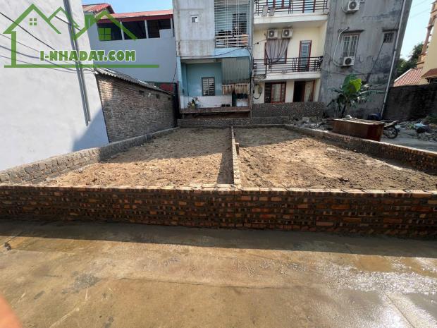 BÁN LÔ ĐẤT 50M- VỊ TRÍ ĐẸP PHƯỜNG HỒ- THỊ XÃ THUẬN THÀNH- ĐƯỜNG Ô TÔ- GIÁ 40TR/M2