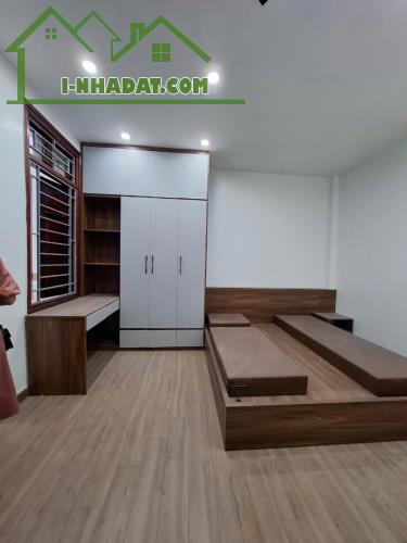 45m 5 tầng 6 ngủ khép kín full nội thất 
nhà cạnh trường cấp 3 lê lợi bà triệu hà đông