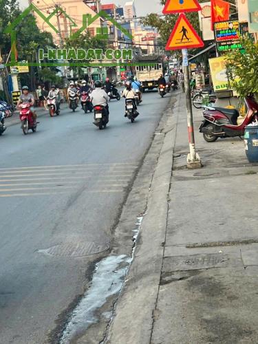 BÁN NHÀ 80M² TẶNG DÃY TRỌ 5 PHÒNG – HẺM XE HƠI ĐƯỜNG LÊ VĂN TÁCH