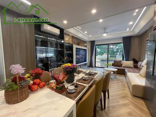 Siêu Phẩm 6 Tầng Thang Máy P.Phúc Đồng, Cạnh VINHOMS, Lô Góc Gara Ôtô, 45m2, Gía 8,8 Tỷ.