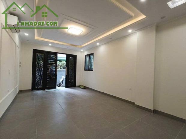 HOÀNG HOA THÁM - Ô TÔ ĐỖ CỬA - NGÕ THÔNG CÁC NGẢ - KHUNG CỘT BÊ TÔNG - BẢY TẦNG KIÊN CỐ - 1