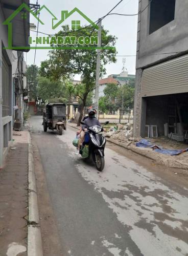 ĐẤT RẺ HIẾM THÂY GIANG BIÊN LONG BIÊN -ĐƯỜNG THÔNG - 0T0 ĐÔ 
ĐẤT VUÔNG VẮN ĐẸP -NHỈNH 3