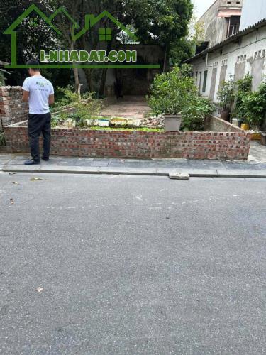 EM LÀ SỐ 1 THÌ KHÔNG AI LÀ SỐ 2 - Tại Tổ 19 Thị Trấn Đông Anh, đường thông tứ phía, 2 ô