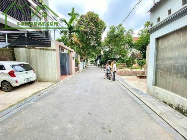 EM LÀ SỐ 1 THÌ KHÔNG AI LÀ SỐ 2 - Tại Tổ 19 Thị Trấn Đông Anh, đường thông tứ phía, 2 ô - 1