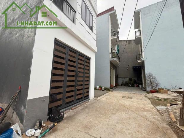 Bán 48m2 đất sát bên chung cư tổ 6 thị trấn An Dương giá 1,35 tỷ ô tô đỗ cửa Lh 0979087664