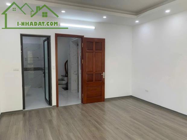 NGUYỄN TRÃI, GẦN NGÃ TƯ SỞ, 33M2, 6 TẦNG, THANG MÁY, GIÁ 8.5 TỶ - 1