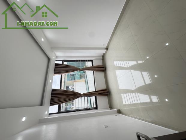 Siêu phẩm 35m2 / 5 tầng , gara- Ngọc Thụy, Long Biên ngõ thông - 3