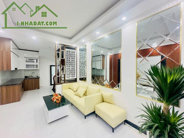 Bán Nhà Trung Tâm Quận Hoàng Mai - Diện Tích 35m2, Giá Chỉ Hơn 5 Tỷ! - 1