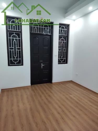 Chính chủ cần bán nhà mặt ngõ 119 Giáp Bát, ngõ ô tô. Diện tích 42m2. Liên hệ 0969.168.610 - 3