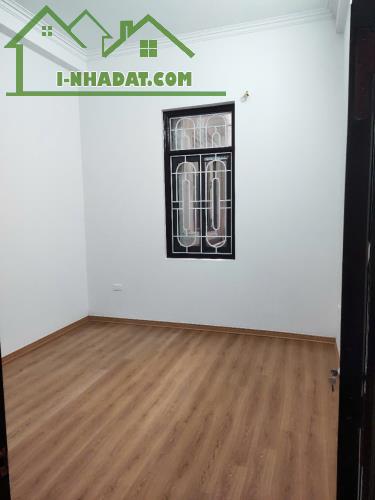 Chính chủ cần bán nhà mặt ngõ 119 Giáp Bát, ngõ ô tô. Diện tích 42m2. Liên hệ 0969.168.610 - 4