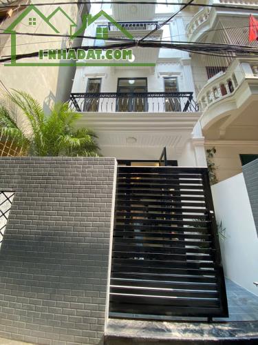 BÁN NHÀ 6 NGÕ 495 NGUYỄN TRÃI - OTO ĐỖ CỬA. NHÀ MỚI XÂY