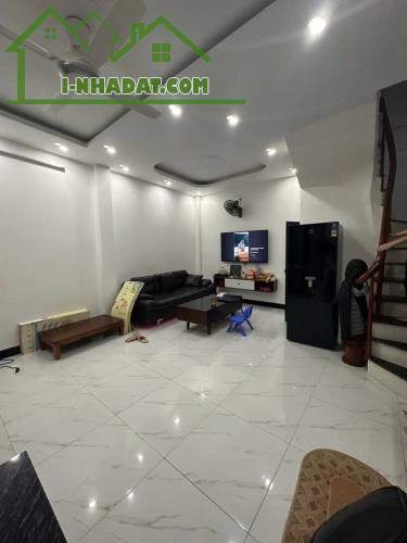 Bán nhà.Ngọc Lâm Long Biên.Dt:39M2 x4T..SĐCC.chỉ 6,6 tỷ
