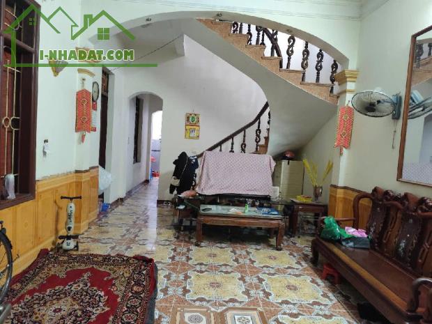 Giảm SỐC 5tỷ! Giá rẻ! Bán GẤP nhà 3T Phúc Lợi, vỉa hè ô tô tránh 135m, MT 5.3m, giá 18 tỷ - 1