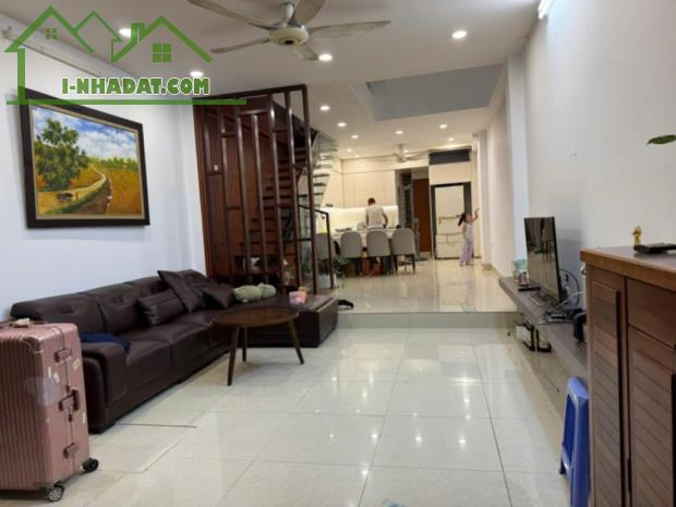 Bán nhà đẹp dân xây Mỹ ĐÌnh 56m 5 tầng mặt tiền 4m giá hơn 10 tỷ