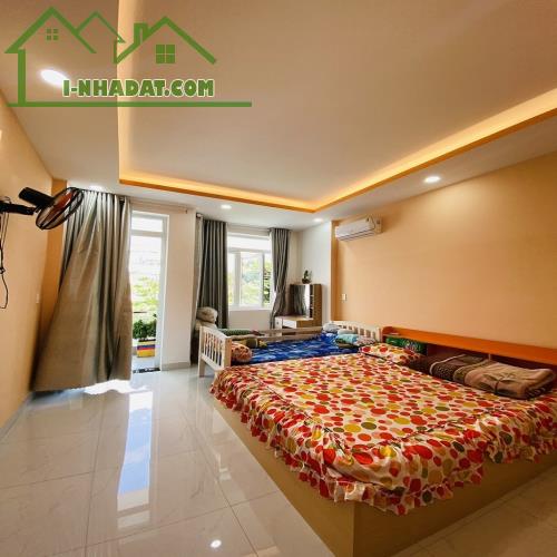Bán Nhà Phố Mặt Tiền Kinh Doanh Liền Kề Võ Văn Ngân, P. Bình Thọ, Tp Thủ Đức_ 3 tầng sân t